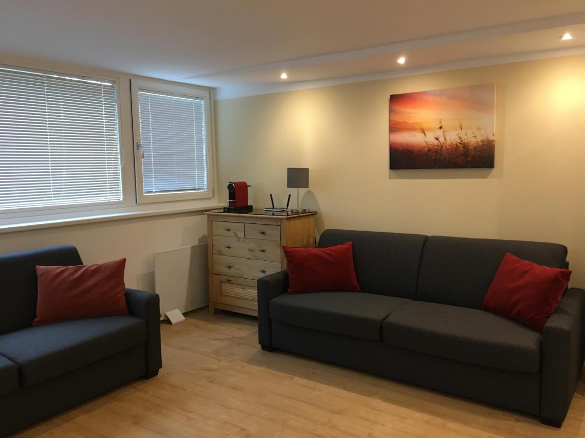 Cosy Flat In The Quiet Area With Own Garden, Free Parking And Direct Public Transport Link To The Centre Lägenhet Wien Exteriör bild